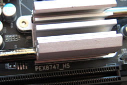 画像集#005のサムネイル/GIGA-BYTE，Z77搭載のゲーマー向けマザーボードを公開。ATXモデルはPCIe 3.0 x16×2やx8×4接続に対応か