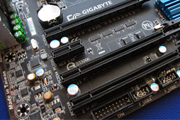 画像集#012のサムネイル/GIGA-BYTE，Z77搭載のゲーマー向けマザーボードを公開。ATXモデルはPCIe 3.0 x16×2やx8×4接続に対応か