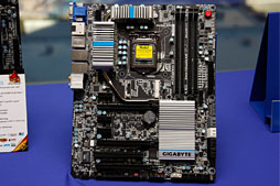 画像集#015のサムネイル/GIGA-BYTE，Z77搭載のゲーマー向けマザーボードを公開。ATXモデルはPCIe 3.0 x16×2やx8×4接続に対応か
