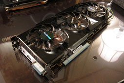 画像集#017のサムネイル/GIGA-BYTE，Z77搭載のゲーマー向けマザーボードを公開。ATXモデルはPCIe 3.0 x16×2やx8×4接続に対応か