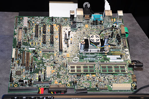 画像集#002のサムネイル/【速報】Intel，IDF 2012で次世代CPU「Haswell」搭載の開発用ボードを披露。Ultrabook向けにTDP 10W以下のモデルが追加されることも明らかに