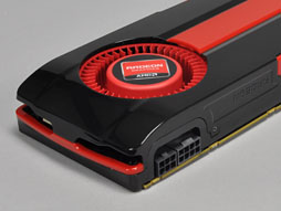 画像集#013のサムネイル/Radeon HD 7970レビュー（前編）。アーキテクチャとプロセス技術の進化で，シングルGPU世界最速の座を奪還