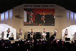 画像集#012のサムネイル/［TGS 2011］バンダイナムコゲームスのステージイベント「アニメもゲームもグラビアも！　全部まとめてアイドルマスター!!」で，アニメの新たなオープニング曲「CHANGE!!!!」が初公開
