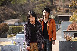 画像集#006のサムネイル/「これからの日本を創る若者達にぜひ観てほしい」。4月5日から始まるドラマ版「クロヒョウ2」について，右京龍也役の斎藤 工さんにあれこれ聞いてみた