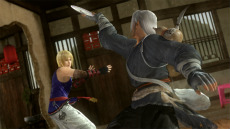 画像集#011のサムネイル/「DEAD OR ALIVE 5」の店頭体験会が9月15日にヤマダ電機 池袋LABI1にて開催。当日は早矢仕プロデューサーによるトークも
