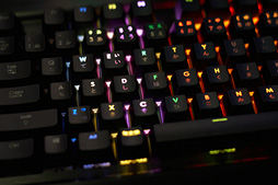 #041Υͥ/Cherry MX RGBܤCorsairޡܡɡK65 RGBפָŰŪ˥ޥǤפȤϡȤ!?