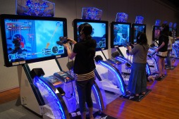 画像集#013のサムネイル/ウメハラ&ふ〜ど,決勝大会出場なるか。「ガンスリンガーストラトス」第二回公式大会「GUNSLINGER'S BATTLE ARENA-Next-」東京予選レポート