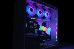 画像集 No.004のサムネイル画像 / 「ASUS Aura Sync」対応PCパーツで華やかに光るゲーマー向けデスクトップPCがサイコムから