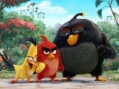映画「アングリーバード」の国内公開日が2016年10月1日に決定。レッドが動く姿を収録した予告ムービーも公開に