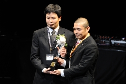 画像集#011のサムネイル/KONAMIのアーケードタイトルチャンピオンが六本木に集結。「KONAMI Arcade Championship 2012 グランドフィナーレ〜授賞祝賀会〜」レポート