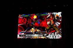 画像集#018のサムネイル/シリーズ最新作「BLAZBLUE CHRONO PHANTASMA」が「ぶるふぇす2012 -らいおっとさまー あげいん-」にて発表。8月6日～12日の期間にロケテストも実施