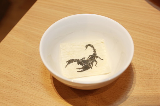 画像集#023のサムネイル/「黒い砂漠×THE キャラCAFÉ」コラボカフェをレポート。ゲームにも登場するサソリ料理がリアルで食べられる!?