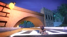 画像集#004のサムネイル/「リトルビッグプラネット カーティング」自分の手でコースを作れる「クリエイトモード」などを紹介。「PlayStation Move レーシングホイール」も同時発売