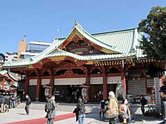 「ラブライブ!スクールアイドルフェスティバル」を中心とした3タイトル合同イベント「神田明神シャンシャン祭2018」が本日開幕。成功祈願も行われた初日の模様をレポート