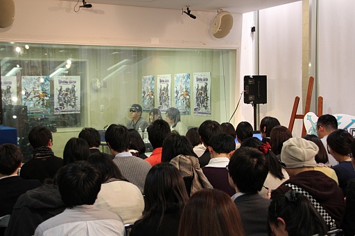 画像集 No.003のサムネイル画像 / 「ロード・トゥ・ドラゴン」初のオフラインイベントが開催。「ディバインゲート」コラボの裏話や,次期アップデート情報などが明かされた会場の模様をレポート