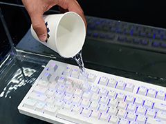 ゲーマー向けキーボード,次のトレンドは防水!? COMPUTEXで見た個性派をチェック