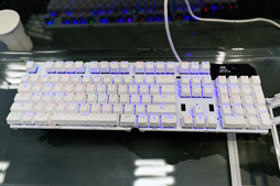 画像集 No.004のサムネイル画像 / ゲーマー向けキーボード,次のトレンドは防水!? COMPUTEXで見た個性派をチェック