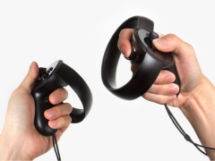 VR HMD「Rift」専用のコントローラ「Touch」と,カナル型イヤフォン「Rift Earphones」の予約受付がスタート