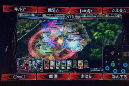 画像集 No.020のサムネイル画像 / 「LoV III」の頂点を競う熾烈なバトル。新作「Re:3」発表や,謎のアニメPVもお披露目された「OVER the LORD 7th」レポート