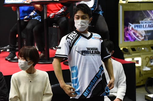 画像集 No.006のサムネイル画像 / 国内を代表するDDRプレイヤーがJAEPO会場で激突！「BEMANI PRO LEAGUE ZERO DanceDanceRevolution」レポート