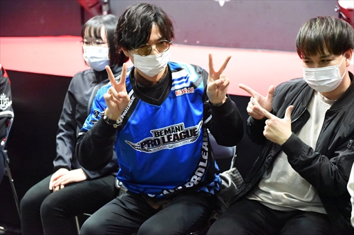 画像集 No.008のサムネイル画像 / 国内を代表するDDRプレイヤーがJAEPO会場で激突！「BEMANI PRO LEAGUE ZERO DanceDanceRevolution」レポート