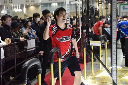 画像集 No.021のサムネイル画像 / 国内を代表するDDRプレイヤーがJAEPO会場で激突！「BEMANI PRO LEAGUE ZERO DanceDanceRevolution」レポート