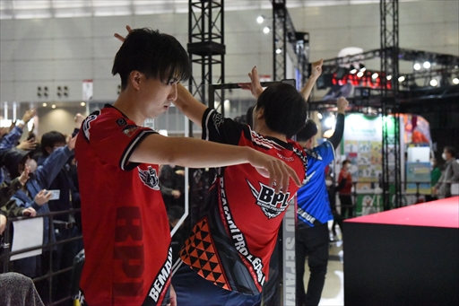 画像集 No.023のサムネイル画像 / 国内を代表するDDRプレイヤーがJAEPO会場で激突！「BEMANI PRO LEAGUE ZERO DanceDanceRevolution」レポート