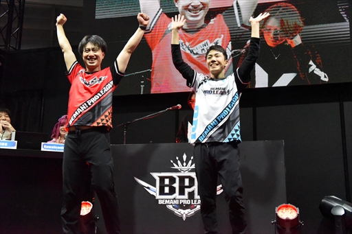 画像集 No.027のサムネイル画像 / 国内を代表するDDRプレイヤーがJAEPO会場で激突！「BEMANI PRO LEAGUE ZERO DanceDanceRevolution」レポート