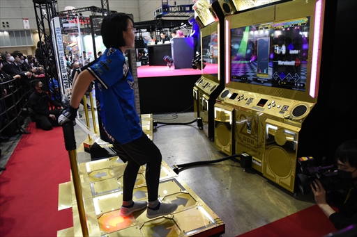 画像集 No.033のサムネイル画像 / 国内を代表するDDRプレイヤーがJAEPO会場で激突！「BEMANI PRO LEAGUE ZERO DanceDanceRevolution」レポート