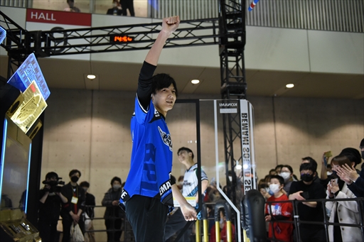 画像集 No.047のサムネイル画像 / 国内を代表するDDRプレイヤーがJAEPO会場で激突！「BEMANI PRO LEAGUE ZERO DanceDanceRevolution」レポート