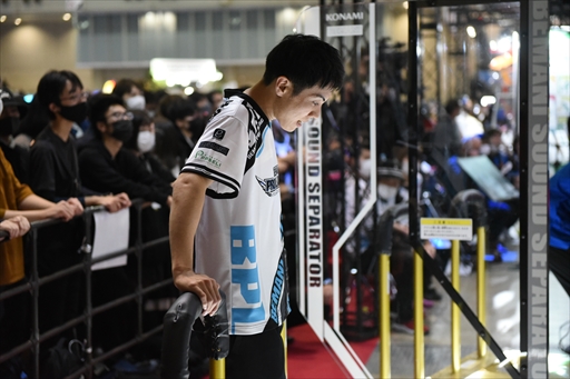 画像集 No.048のサムネイル画像 / 国内を代表するDDRプレイヤーがJAEPO会場で激突！「BEMANI PRO LEAGUE ZERO DanceDanceRevolution」レポート