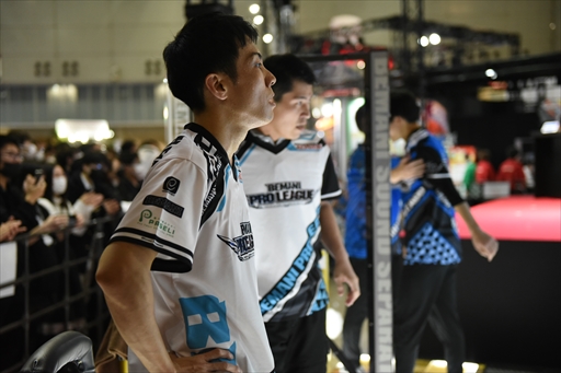 画像集 No.053のサムネイル画像 / 国内を代表するDDRプレイヤーがJAEPO会場で激突！「BEMANI PRO LEAGUE ZERO DanceDanceRevolution」レポート
