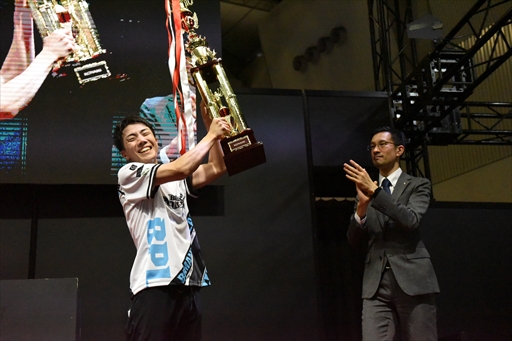 画像集 No.059のサムネイル画像 / 国内を代表するDDRプレイヤーがJAEPO会場で激突！「BEMANI PRO LEAGUE ZERO DanceDanceRevolution」レポート