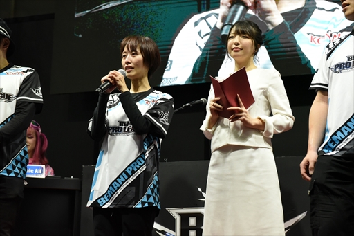 画像集 No.060のサムネイル画像 / 国内を代表するDDRプレイヤーがJAEPO会場で激突！「BEMANI PRO LEAGUE ZERO DanceDanceRevolution」レポート