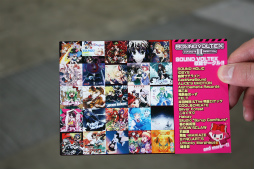 画像集#026のサムネイル/博麗神社例大祭に登場した「SOUND VOLTEX II -infinite infection-」に東方ファンが集結。大行列のKONAMIブースで開発チームに話を聞いてみた