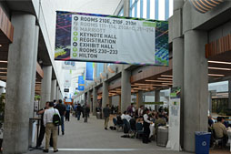 画像集#004のサムネイル/GTC 2013，NVIDIA基調講演レポート～4.5 TFLOPSのGPUで荒波を越えて，スキンヘッドオヤジで不気味の谷を渡る&#033;&#063;