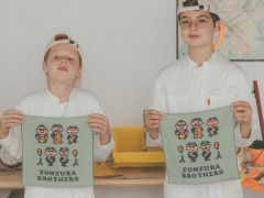 「MOTHER2」に登場するトンズラブラザーズのツアータオル2種が7月1日に発売。“MOTHERのひろば”にも出品