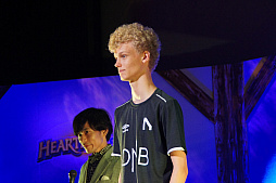 画像集 No.006のサムネイル画像 / 「Hearthstone Chapmpionship Tour 2018 Tokyo Tour Stop」は,日本人プレイヤーのhinaya選手が優勝。世界選手権に向けて前進