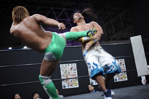 画像集 No.008のサムネイル画像 / ［TGS 2016］4Gamer×DDTプロレス×リングドリーム興行「愛は相よりいでて 2.5」フォトレポート。「DDT美少女化計画」の美少女化権は“美熟女”チェリー選手の手に