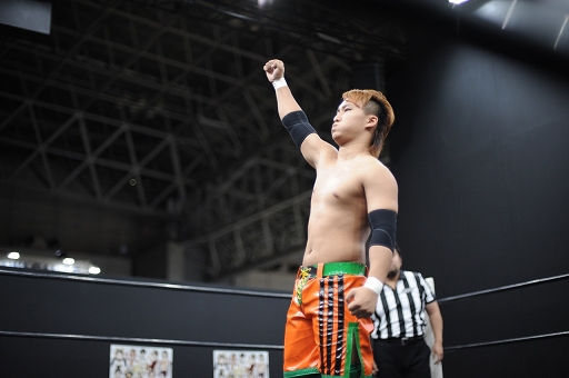 画像集 No.018のサムネイル画像 / ［TGS 2016］4Gamer×DDTプロレス×リングドリーム興行「愛は相よりいでて 2.5」フォトレポート。「DDT美少女化計画」の美少女化権は“美熟女”チェリー選手の手に
