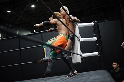 画像集 No.020のサムネイル画像 / ［TGS 2016］4Gamer×DDTプロレス×リングドリーム興行「愛は相よりいでて 2.5」フォトレポート。「DDT美少女化計画」の美少女化権は“美熟女”チェリー選手の手に
