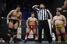 画像集 No.024のサムネイル画像 / ［TGS 2016］4Gamer×DDTプロレス×リングドリーム興行「愛は相よりいでて 2.5」フォトレポート。「DDT美少女化計画」の美少女化権は“美熟女”チェリー選手の手に
