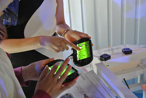 画像集#003のサムネイル/［TGS 2014］PS Vitaのタッチ操作だけで遊べる「むらさきべいびー」プレイレポート。キモくてカワイイ“べいびー”の手を引いてあげよう