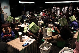 画像集 No.005のサムネイル画像 / 親子で「Minecraft」を体験。全国11都市で開催される「マイクラ部 全国キャラバン」東京会場の模様をレポート