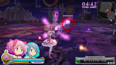 画像集#015のサムネイル/「劇場版 魔法少女まどか☆マギカ The Battle Pentagram」,戦闘時の基本アクションや,魔法少女達の絆の深さを示すパラメータ“絆値”などを紹介