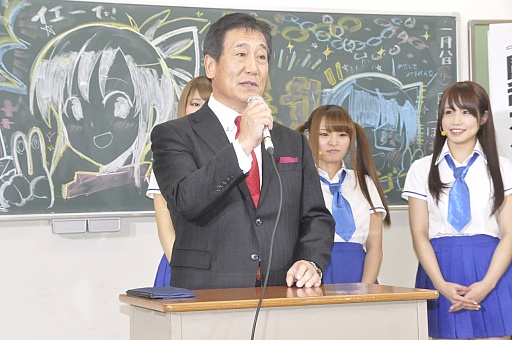画像集#006のサムネイル/「閃乱カグラ」の発表会で一挙に3つの新作が明らかに。アイドルユニットKNUや原田ひとみさん,喜多村英梨さんも登場したイベントの模様をレポート