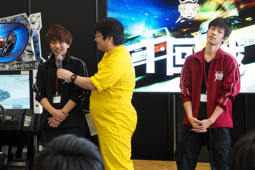 画像集 No.008のサムネイル画像 / 「頭文字D ARCADE STAGE 8 インフィニティ」全国大会“銀河最強決定戦”では激アツバトルが続出。「湾岸マキシ」とのコラボも発表