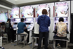 画像集#006のサムネイル/JAPAN GAMER'S LIVEの「WONDERLAND WARS」ステージイベントをレポート。声優の磯村知美さんや有名ゲーマー達が真剣勝負