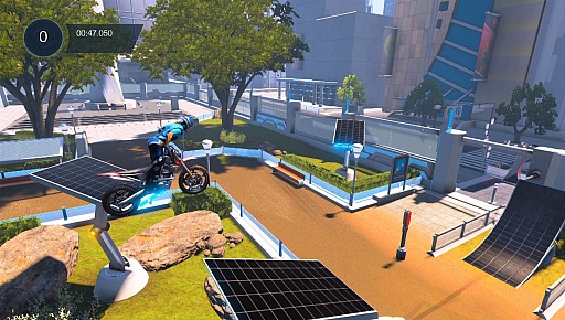 画像集#014のサムネイル/バイクゲーム「トライアルズ フュージョン」がついにリリース。シンプル操作で派手なトリックが繰り出せる手軽さと高い中毒性が，うーん，たまらない
