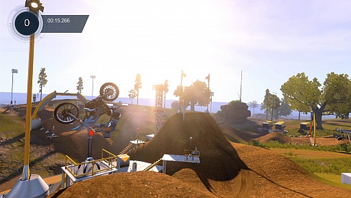 画像集#019のサムネイル/バイクゲーム「トライアルズ フュージョン」がついにリリース。シンプル操作で派手なトリックが繰り出せる手軽さと高い中毒性が，うーん，たまらない
